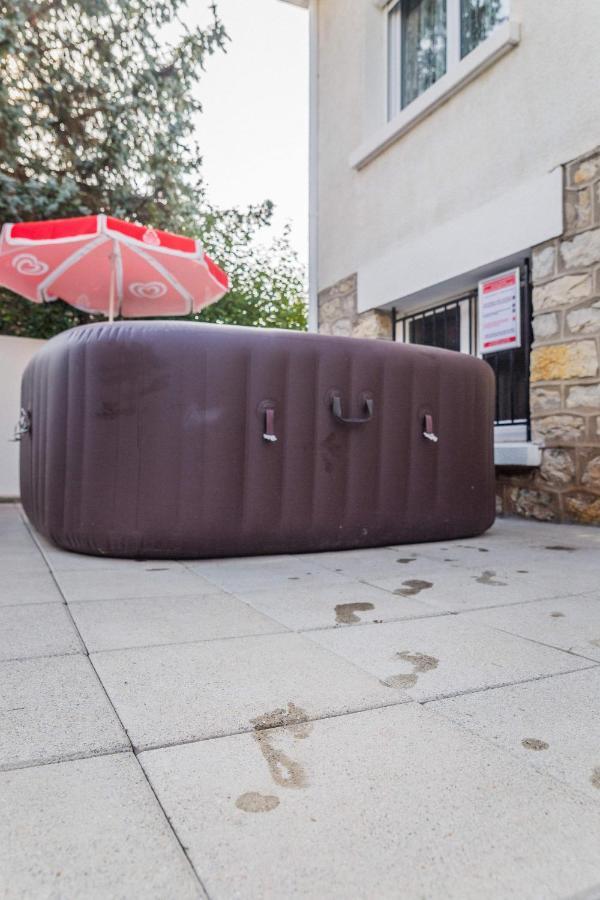 Les Rosiers - Maison Avec Jacuzzi Brive-la-Gaillarde Exterior photo